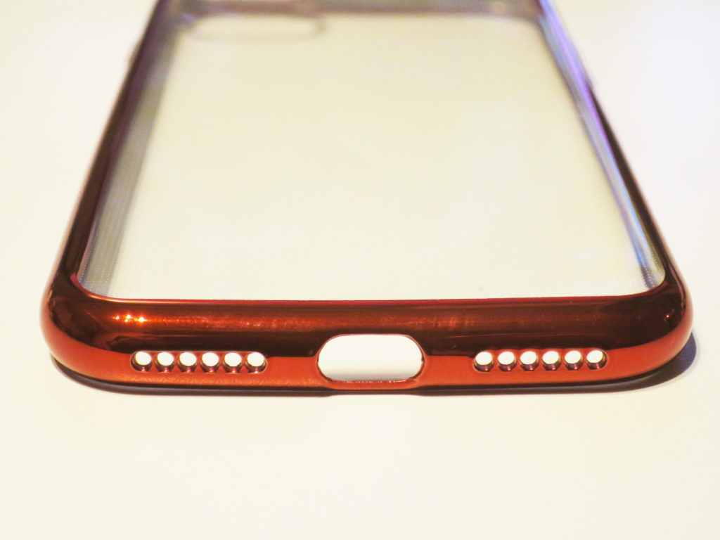 レッドのメッキ加工、iPhoneの極薄クリアケース