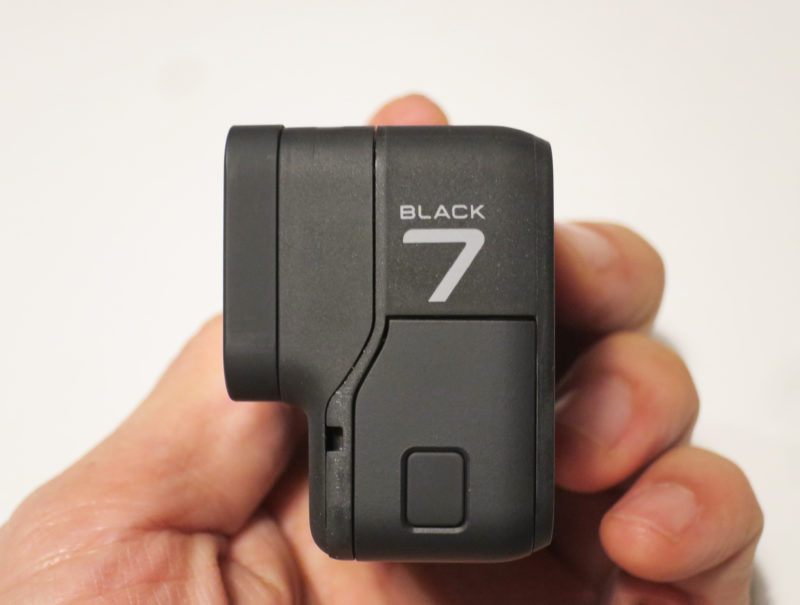 GoPro HERO7 Blackの側面　充電方法