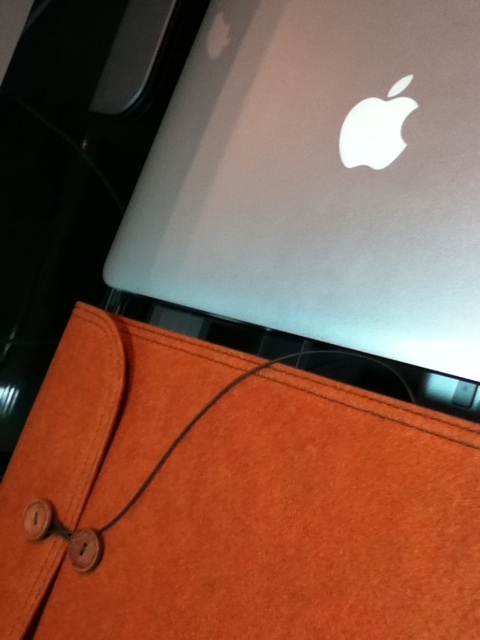 ハンドメイドフェルトケース　MacBook Air11インチ用