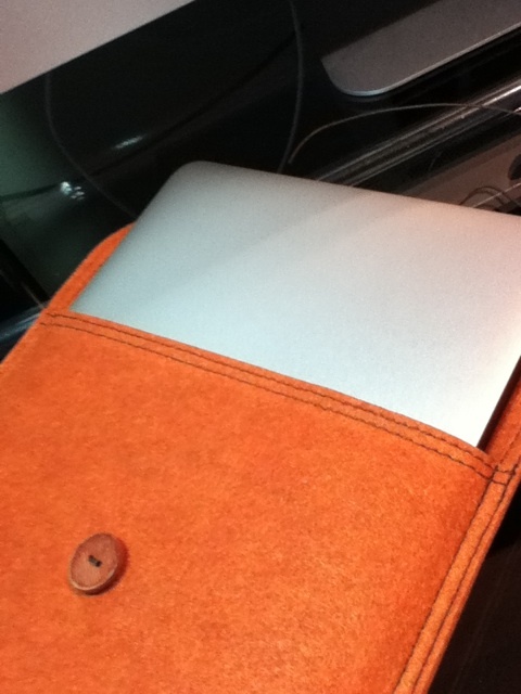ハンドメイドフェルトケース　MacBook Air11インチ用